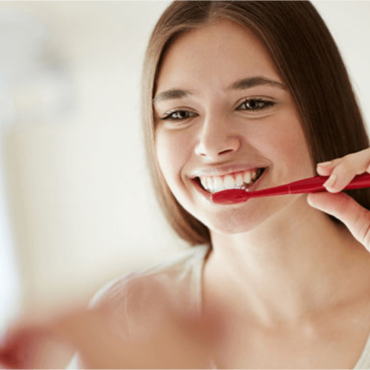 Sistema Conselhos alerta: higiene bucal pode ajudar na prevenção de complicações da Covid-19